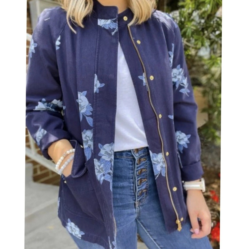 Draper James Floral Field Jacket in Nassau Navy Magnolia Vines Blue Size Medium